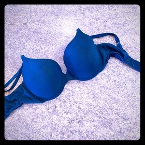 34DD blue Victoria’s Secret bra